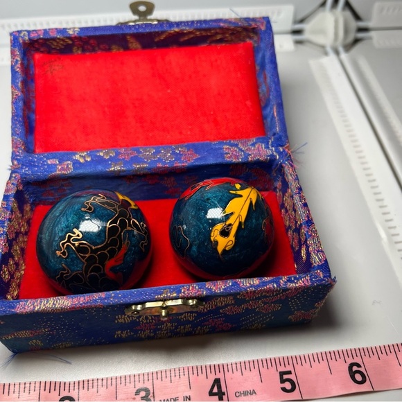Chinese Baoding Meditation Oriental Stress Bell Chime Balls Dragons with Box - Picture 4 of 6
